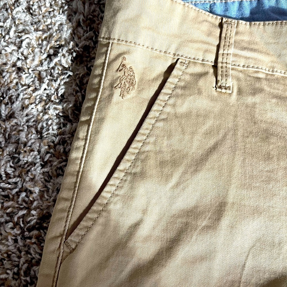 U.S. Polo Assn. Khaki Shorts - Picture 4 of 6